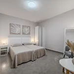 Lux 31 Vila